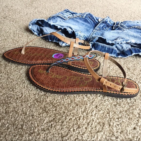 Sam Edelman | Gigi Aztec Pattern Sandals - Picture 2 of 5